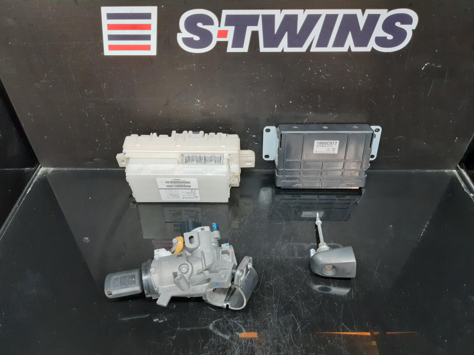 View Auto part Ecu Mitsubishi Triton 2017