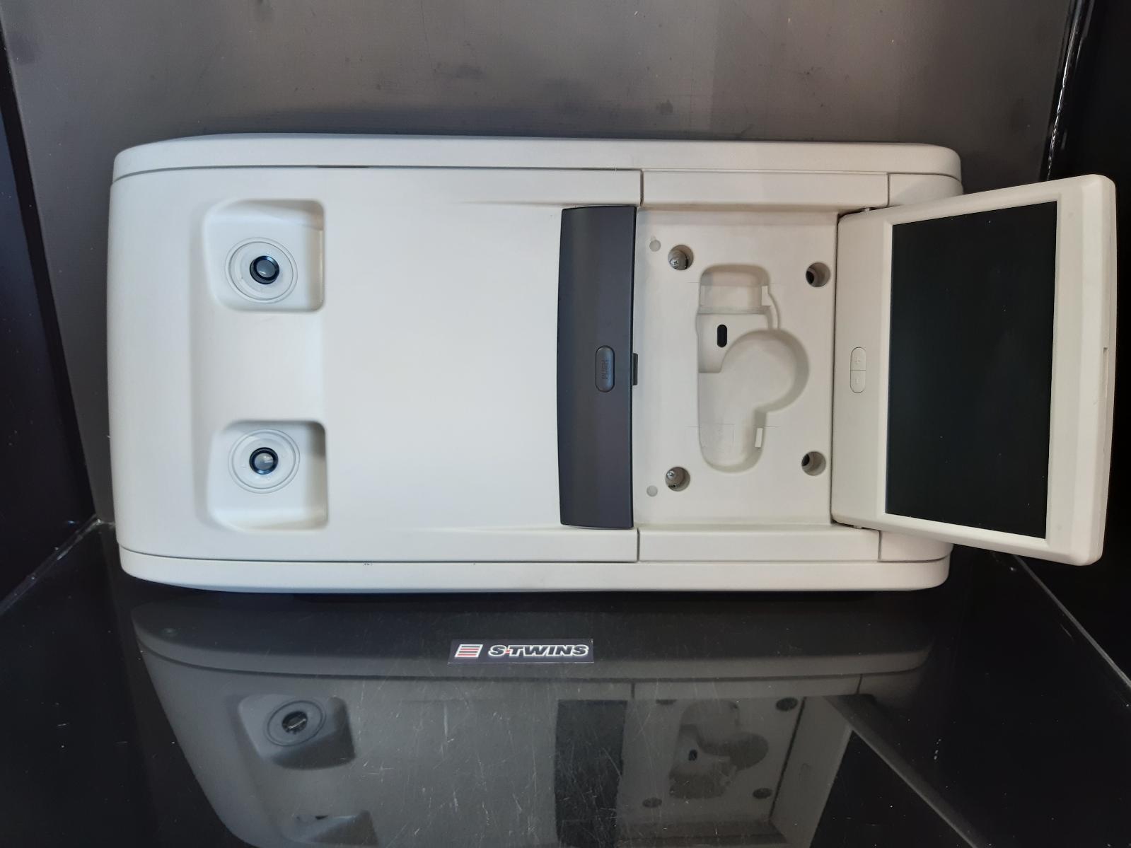 View Auto part Radio/Cd/Dvd/Sat/Tv Chrysler Voyager 2008