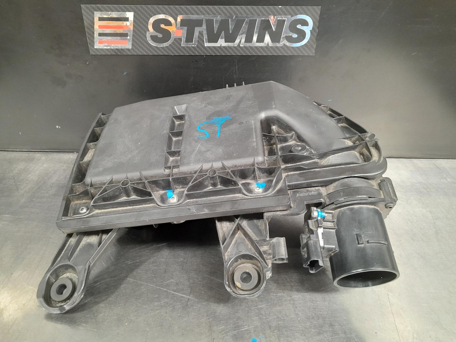 View Auto part Air Cleaner/Box Peugeot Partner 2019
