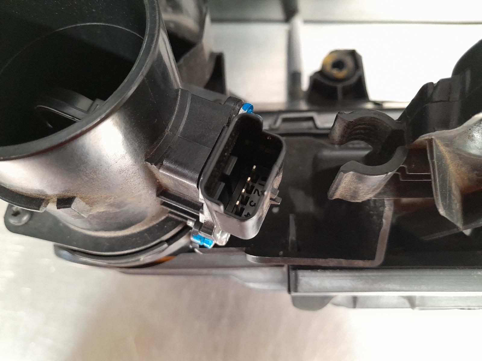 View Auto part Air Cleaner/Box Peugeot Partner 2019