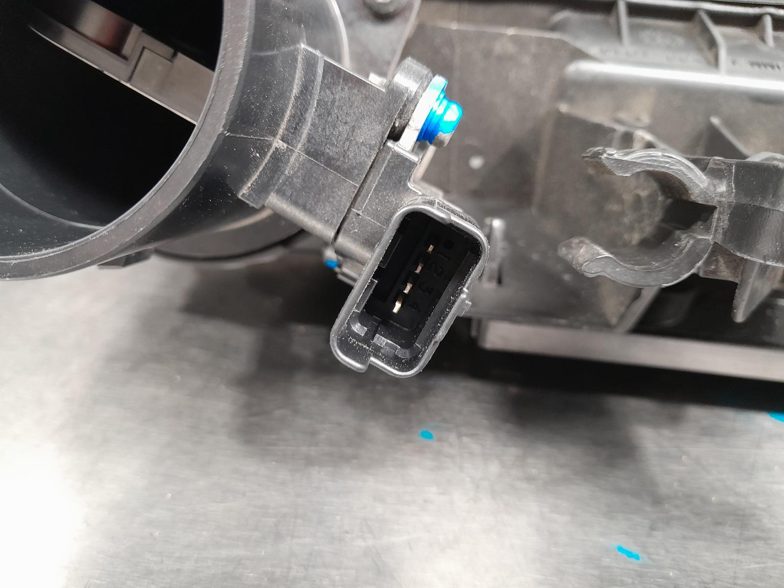 View Auto part Air Cleaner/Box Peugeot Partner 2019
