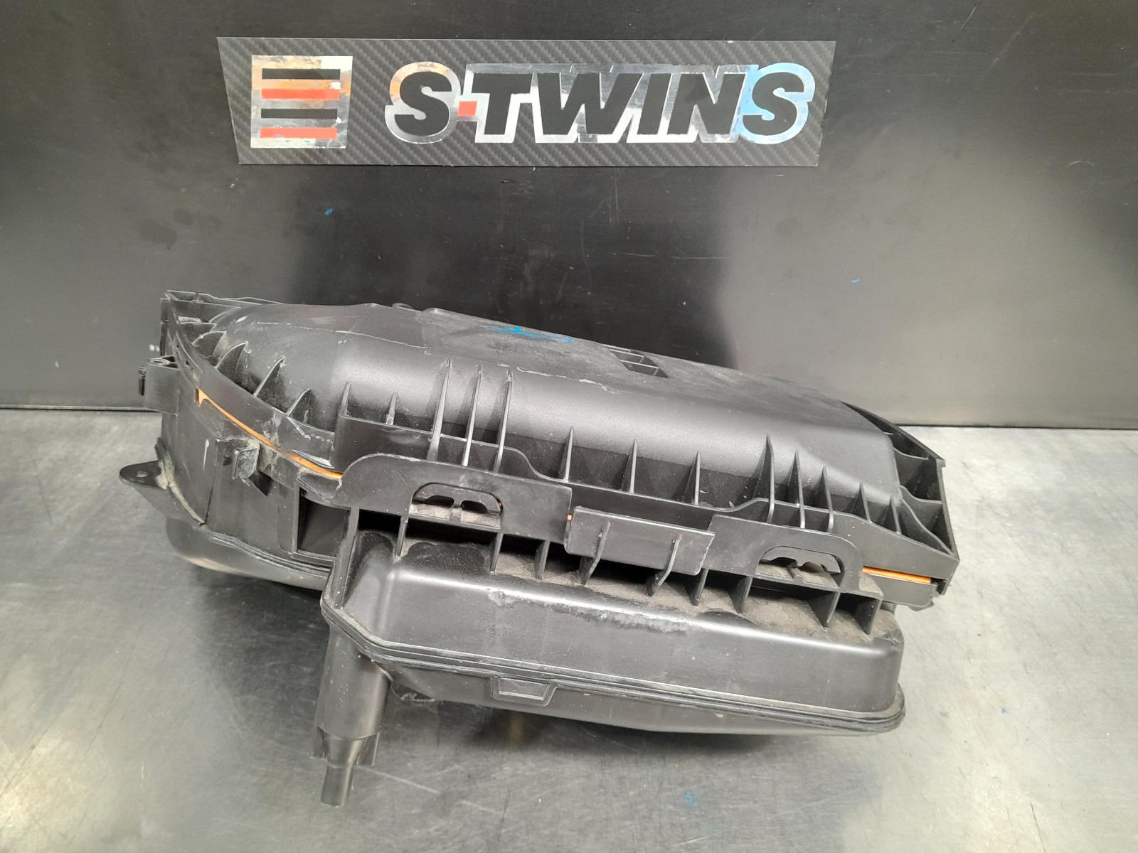View Auto part Air Cleaner/Box Peugeot Partner 2019