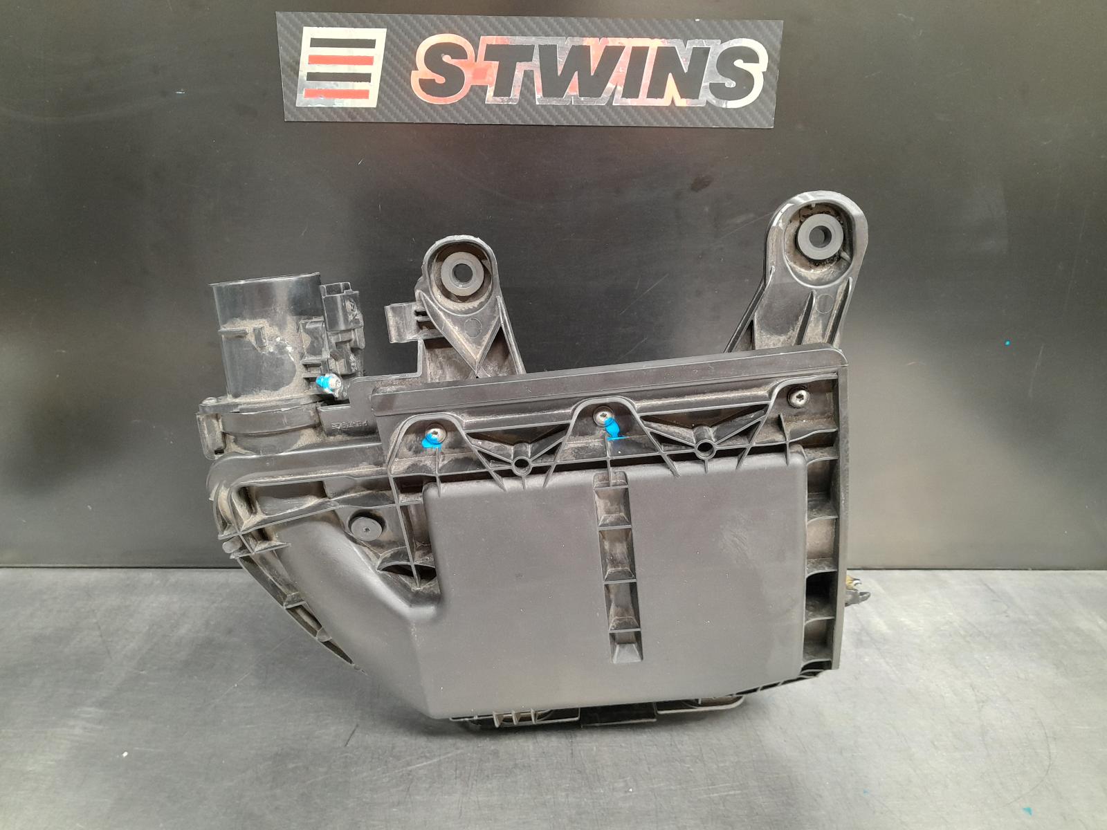 View Auto part Air Cleaner/Box Peugeot Partner 2019