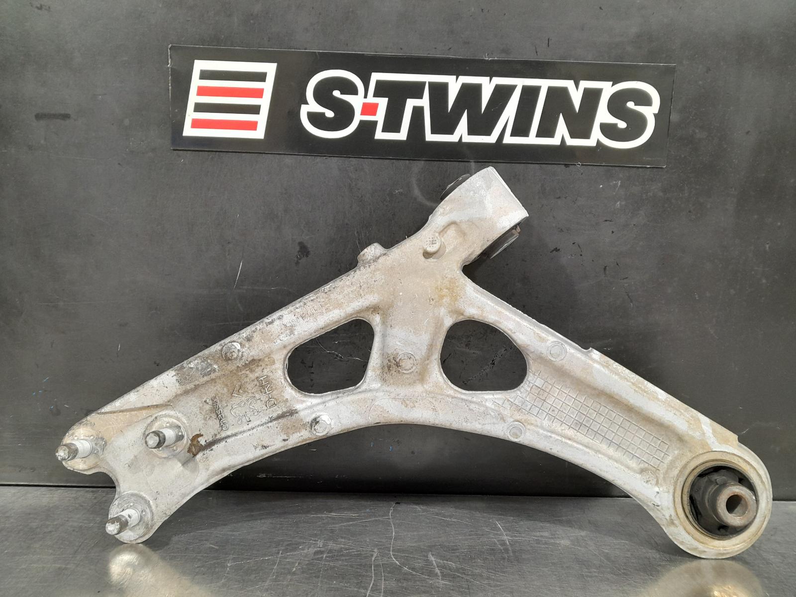 View Auto part Right Front Lower Control Arm Peugeot Partner 2019