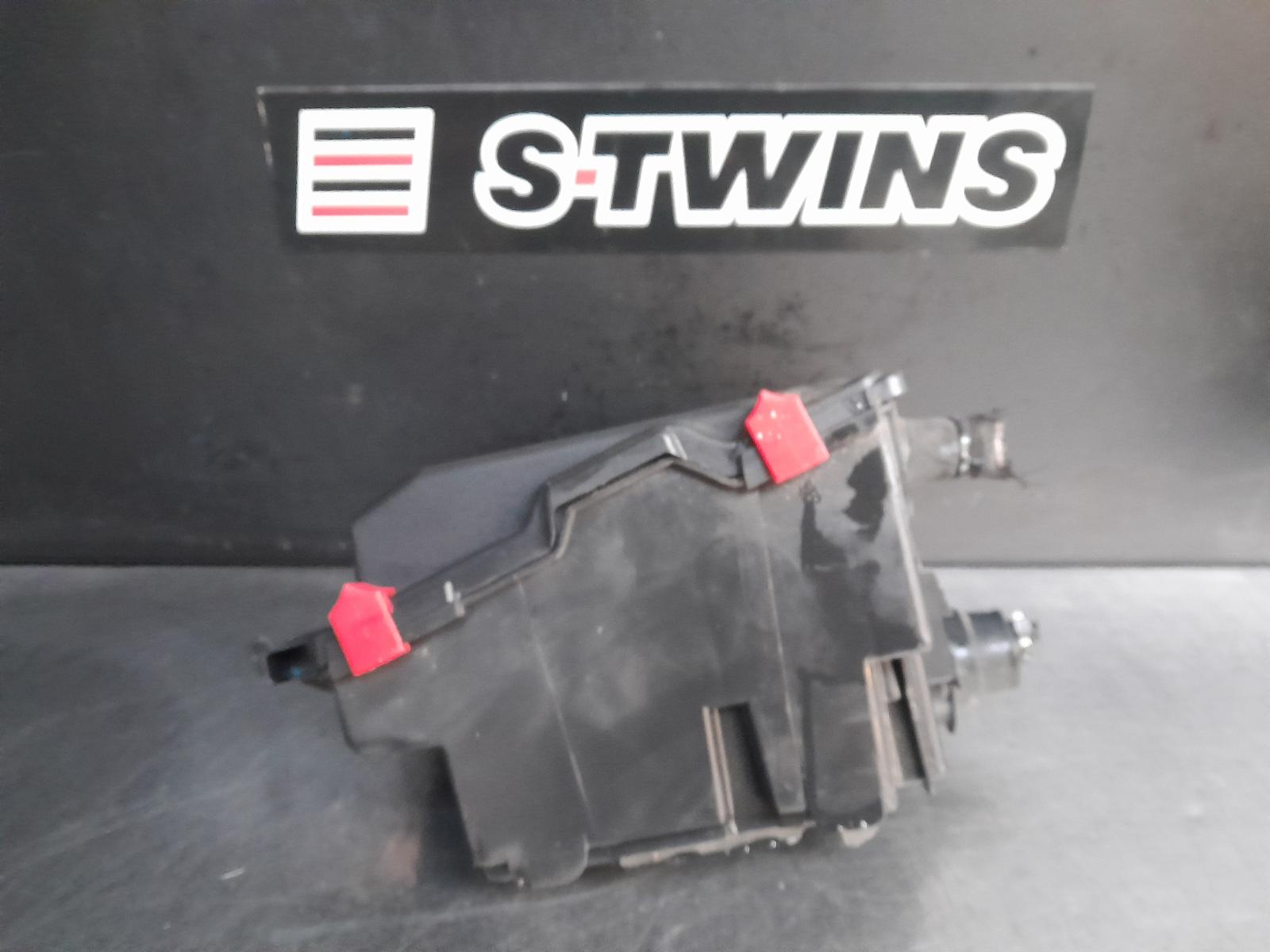 View Auto part Fuse Box Peugeot Expert 2019