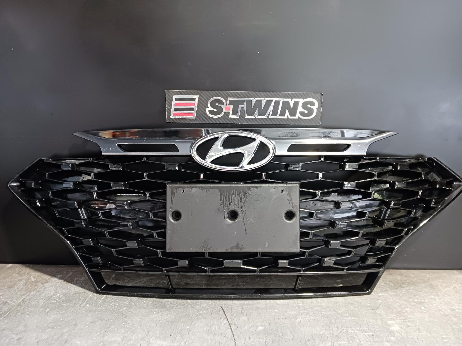 View Auto part Grille Hyundai Elantra 2019