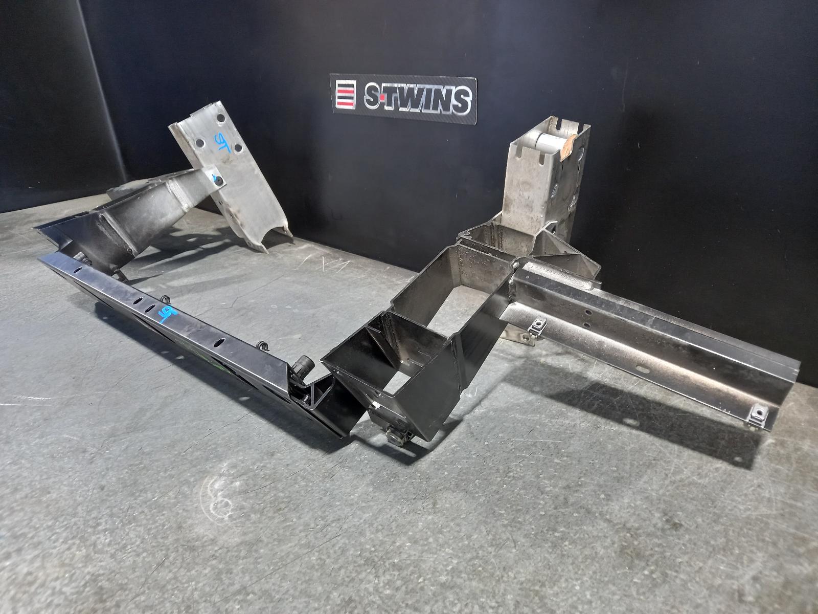 View Auto part Radiator Support Bmw X3 2015