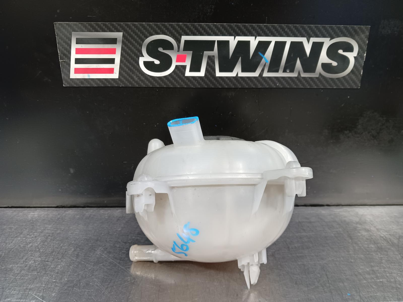 View Auto part Overflow Bottle Volkswagen Tiguan 2018