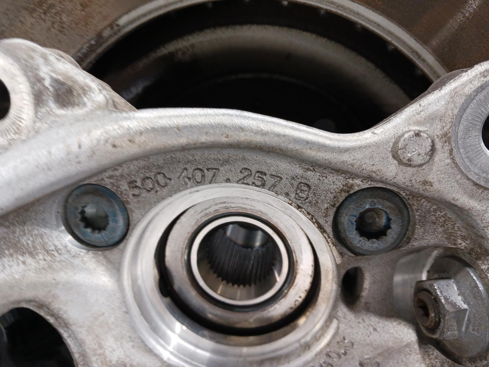 View Auto part Left Front Hub Assembly Volkswagen Tiguan 2018