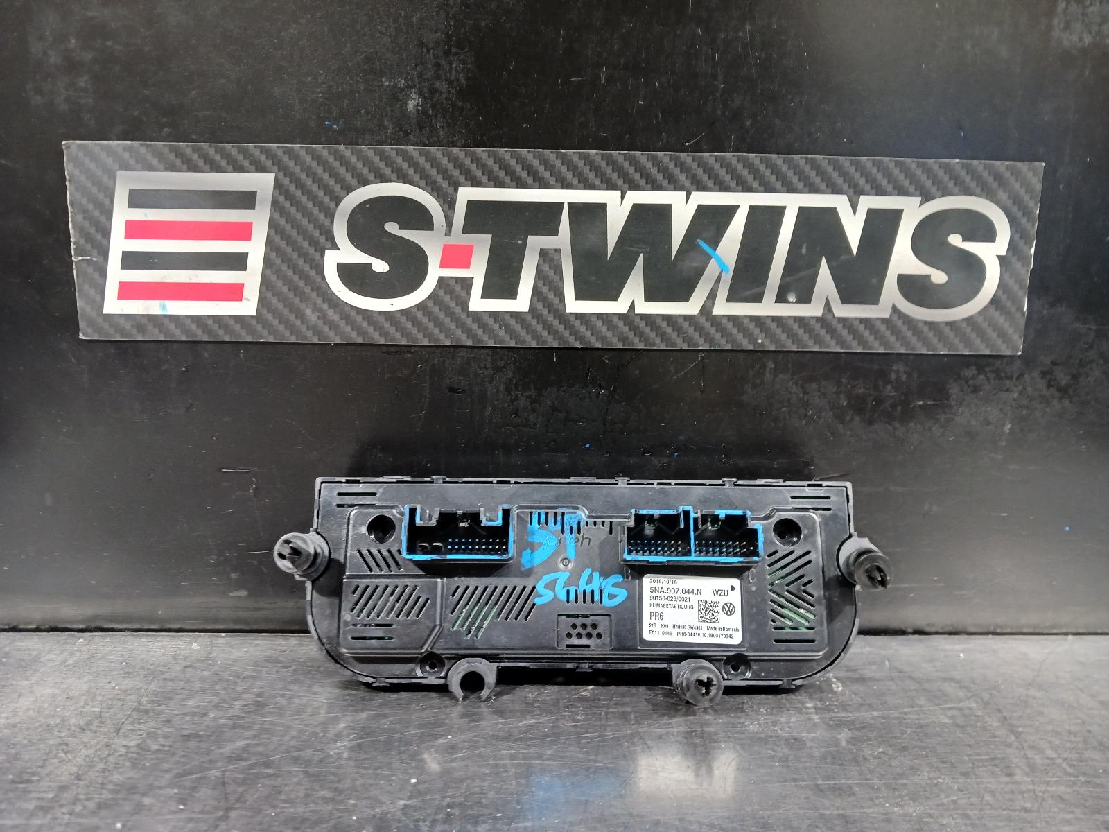 View Auto part Heater/Ac Controls Volkswagen Tiguan 2018