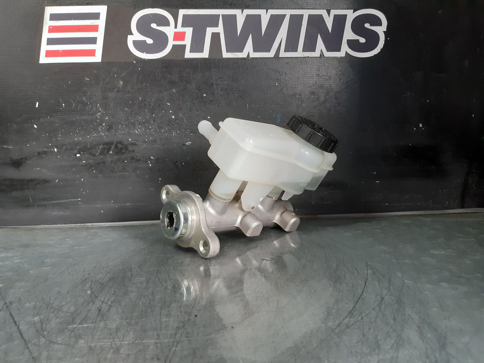 View Auto part Master Cylinder Nissan Navara 2008