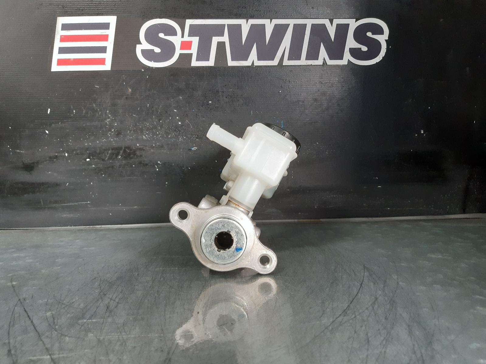 View Auto part Master Cylinder Nissan Navara 2008