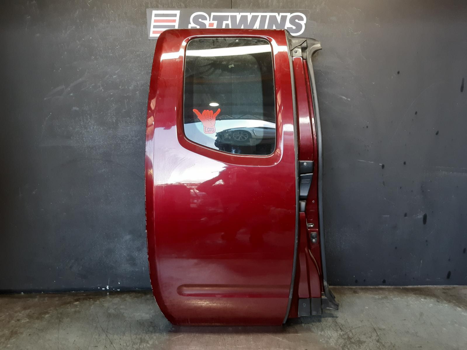 View Auto part Right Rear Door Sliding Nissan Navara 2008