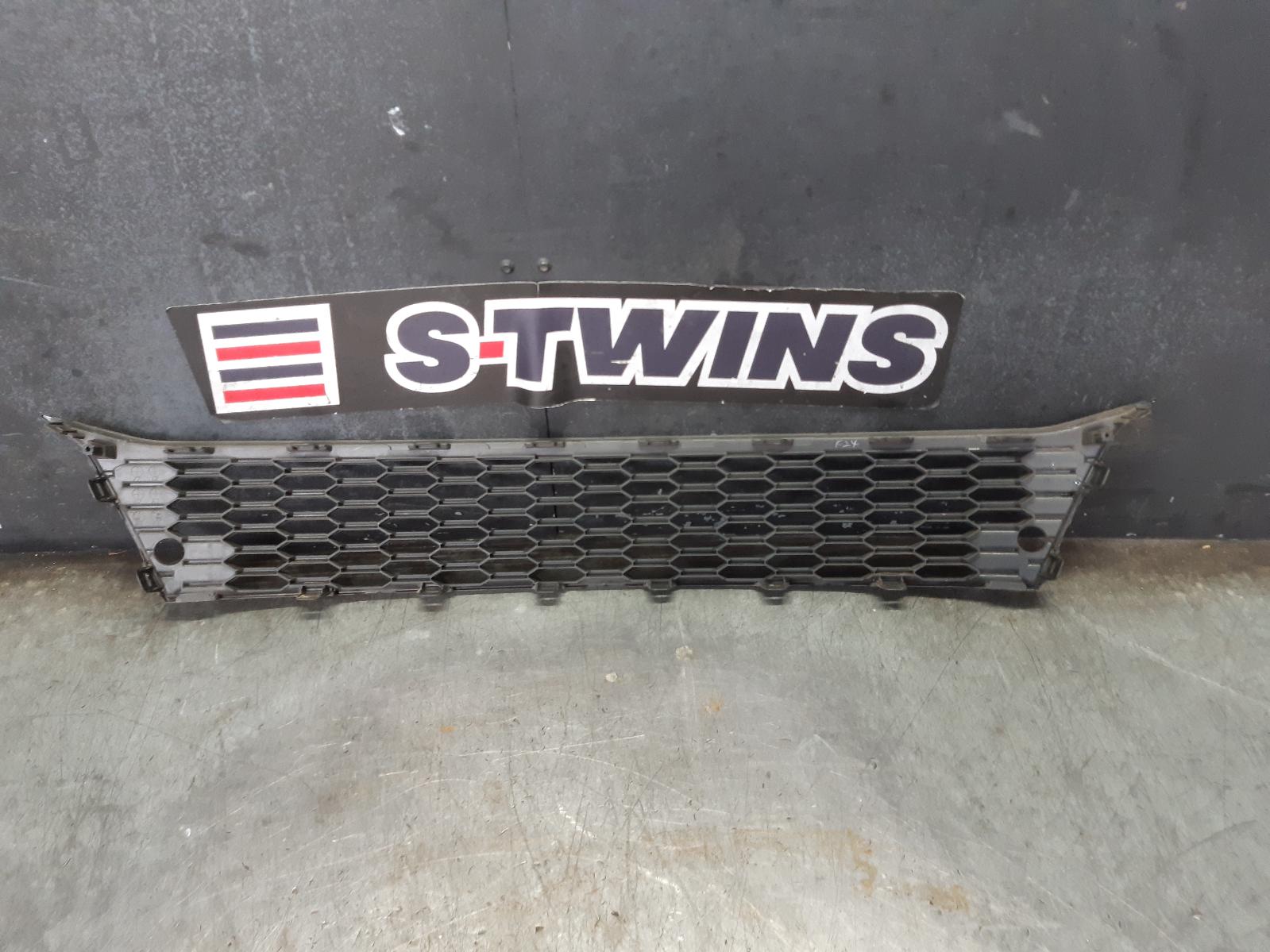 2018 Mitsubishi Asx Grille View Auto part Grille Mitsubishi Asx 2018