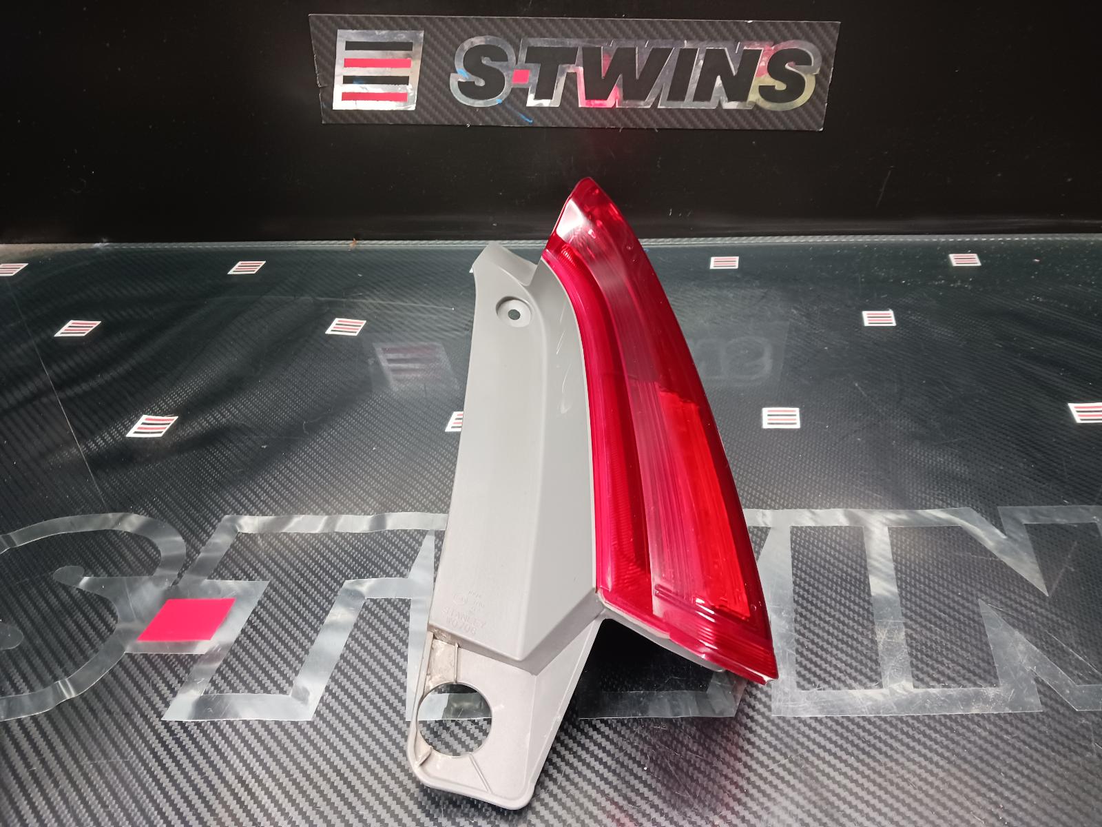 View Auto part Right Taillight Honda Crv 2014