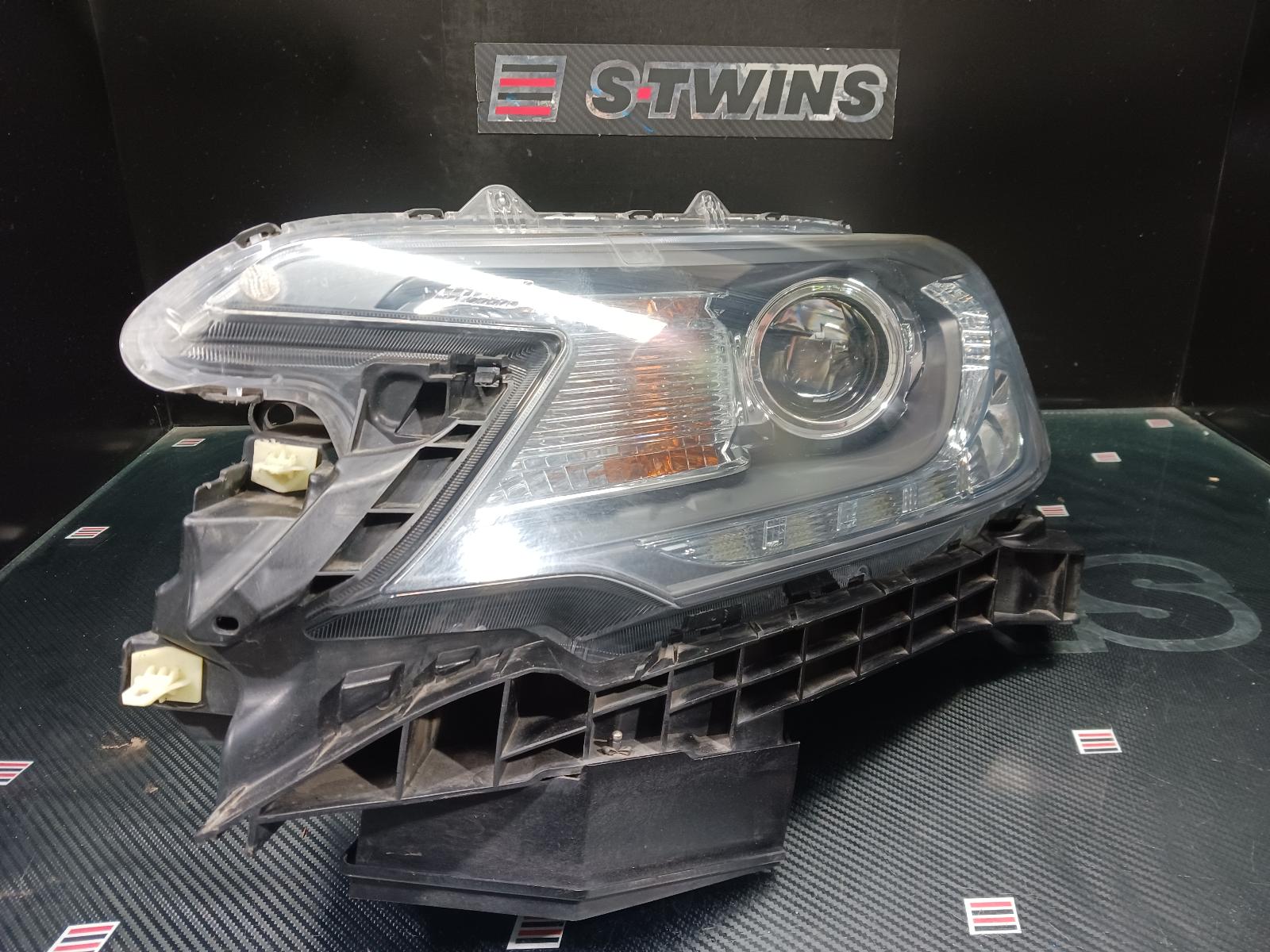 View Auto part Left Headlamp Honda Crv 2014