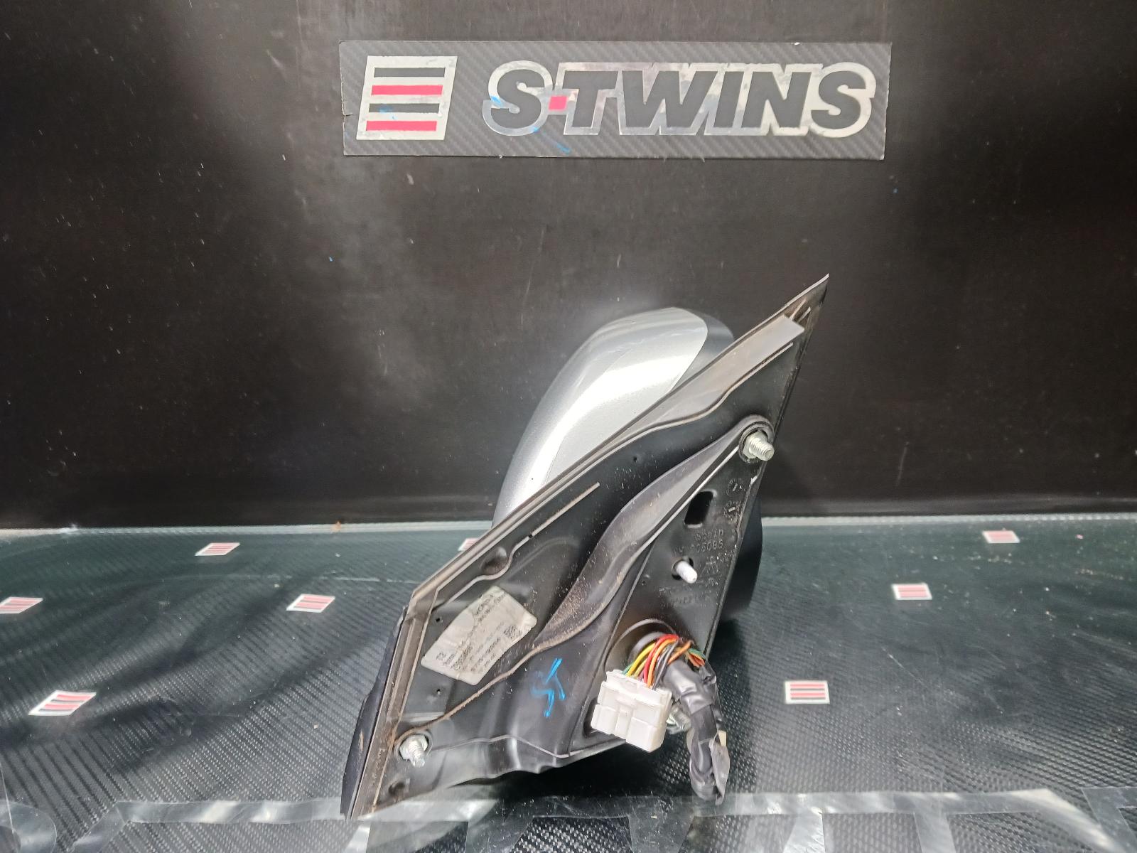 View Auto part Right Door Mirror Honda Crv 2014