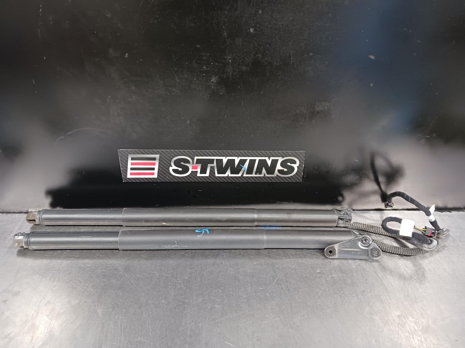 View Auto part Hatch Strut Volkswagen Tiguan 2018