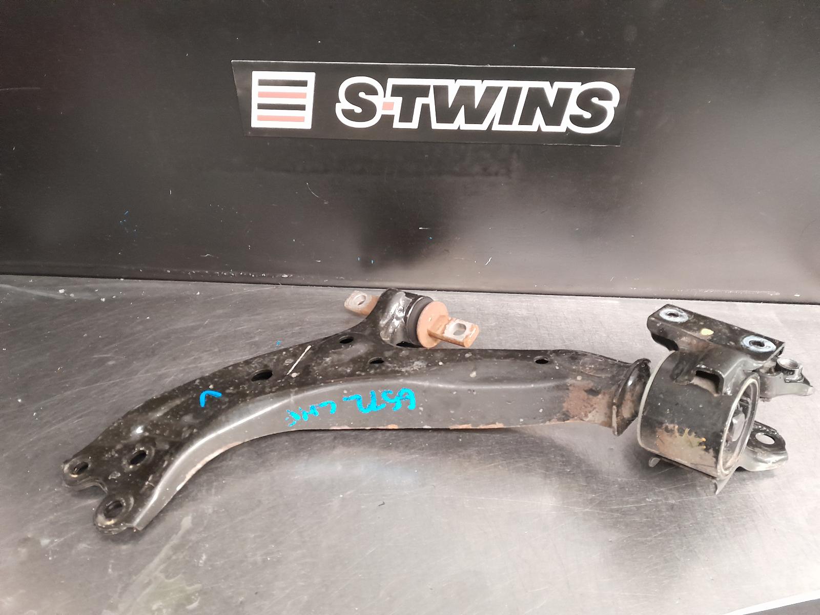 View Auto part Left Front Lower Control Arm Honda Crv 2014