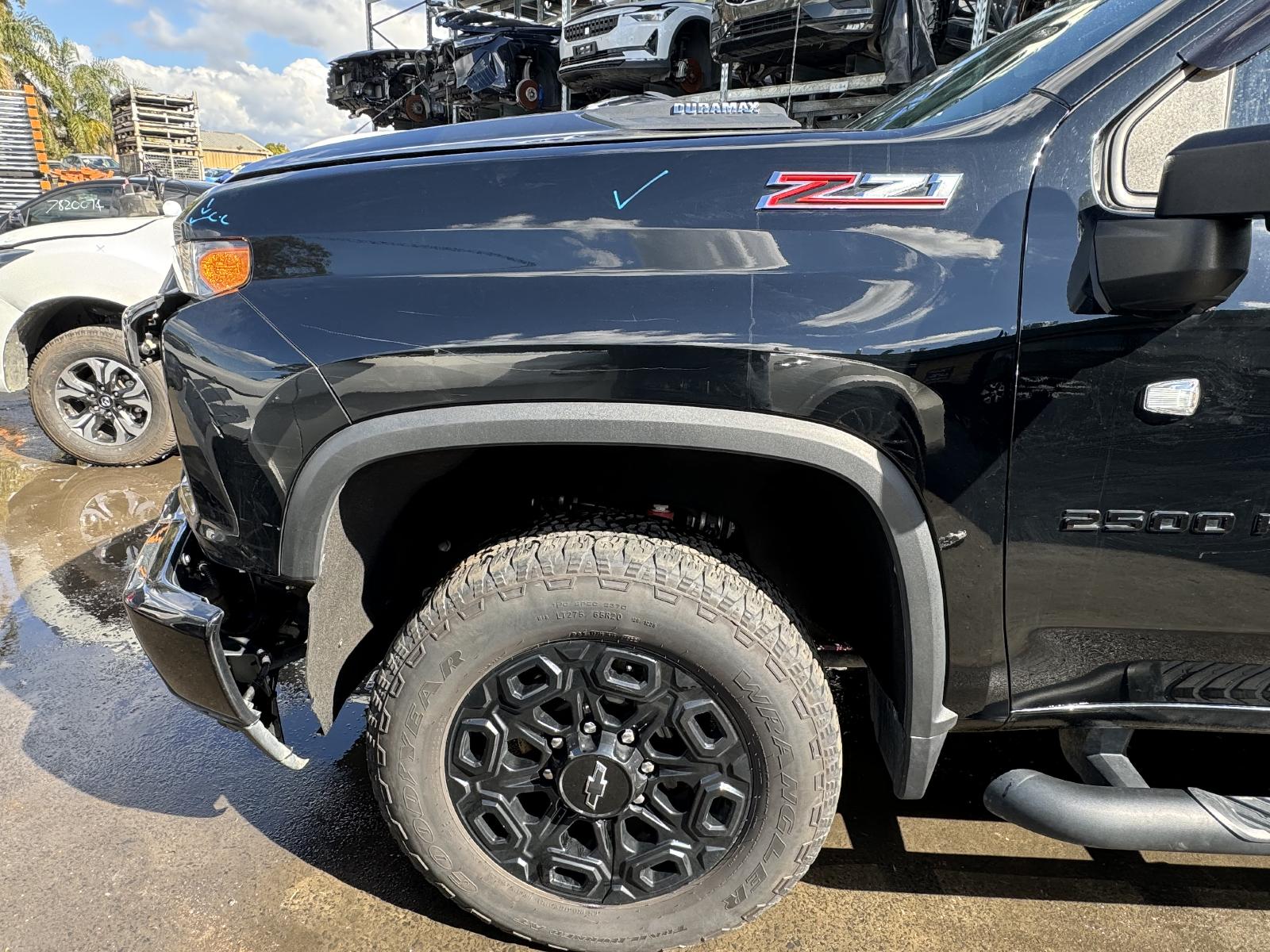 View Auto part Towbar Chevrolet Silverado 2022