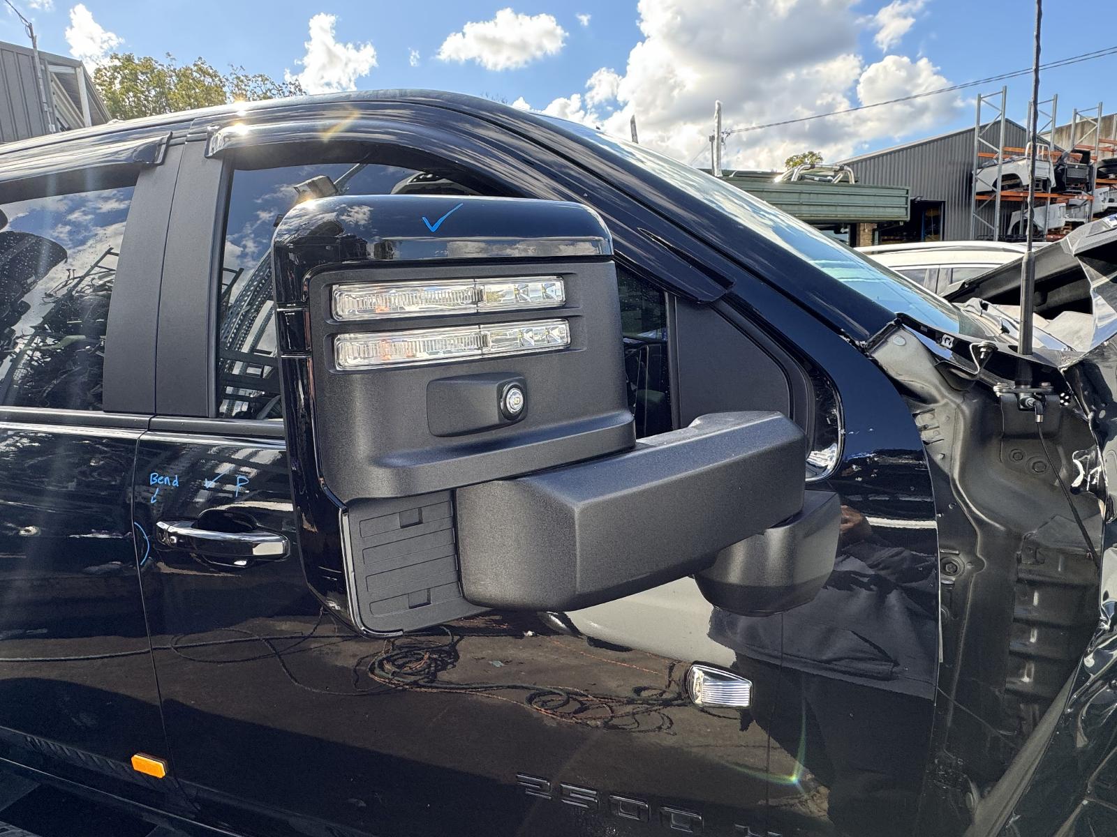 View Auto part Towbar Chevrolet Silverado 2022