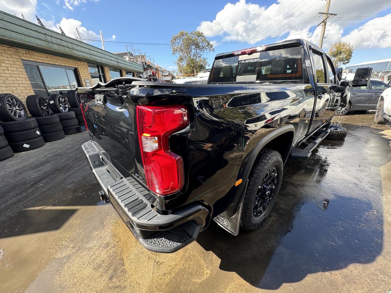 View Auto part Towbar Chevrolet Silverado 2022