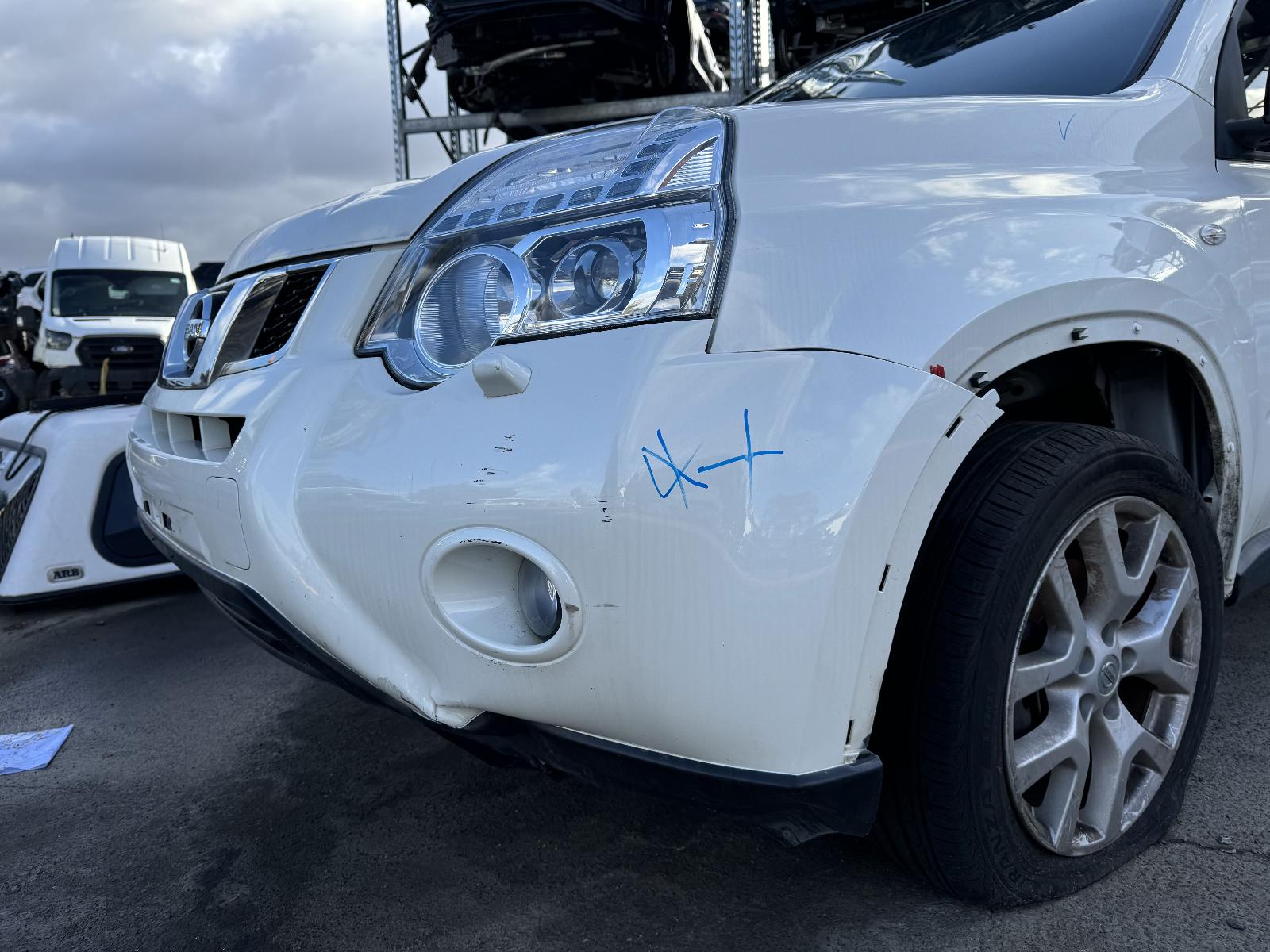 View Auto part Headrest Nissan Xtrail 2012