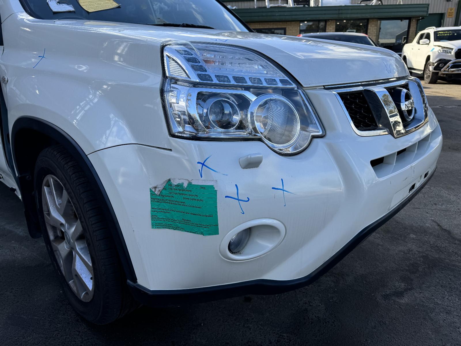 View Auto part Headrest Nissan Xtrail 2012