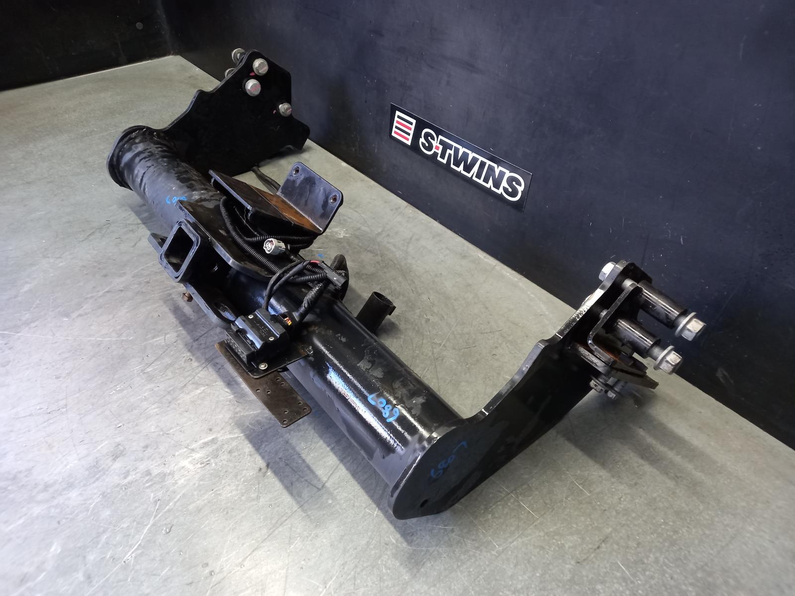 View Auto part Towbar Ram 1500 2022