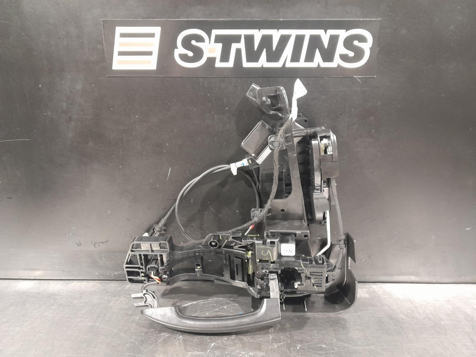 View Auto part Door/Boot/Gate Lock Ford Ranger 2021