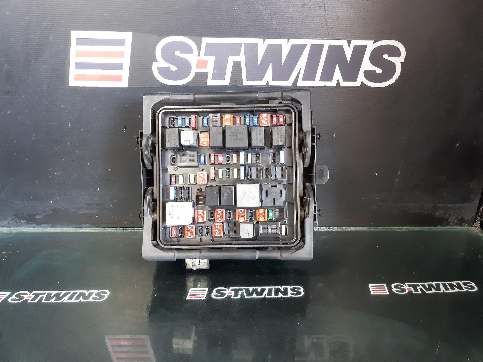View Auto part Fuse Box Holden Statesman/caprice 2015