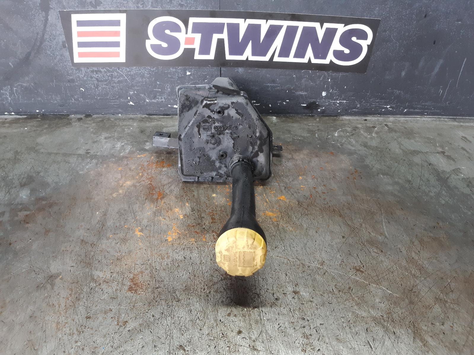 View Auto part Overflow Bottle Holden Statesman/caprice 2015
