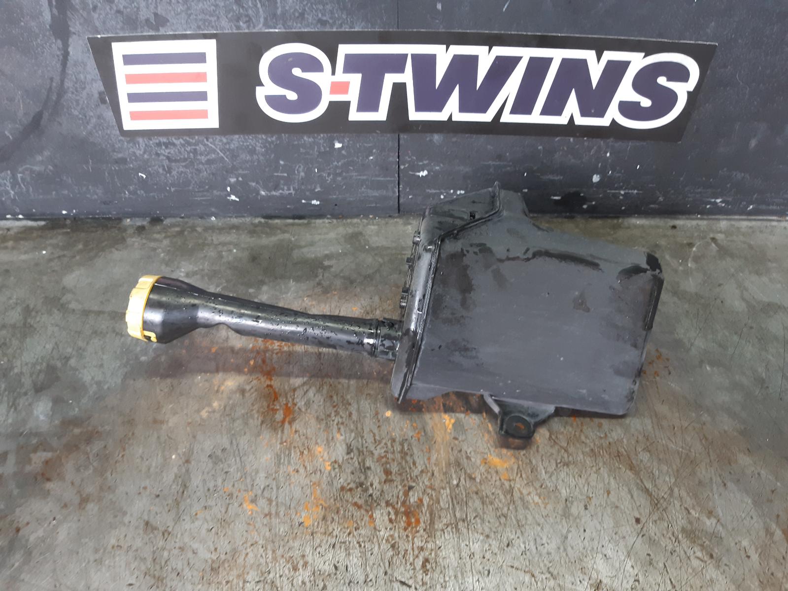 View Auto part Overflow Bottle Holden Statesman/caprice 2015