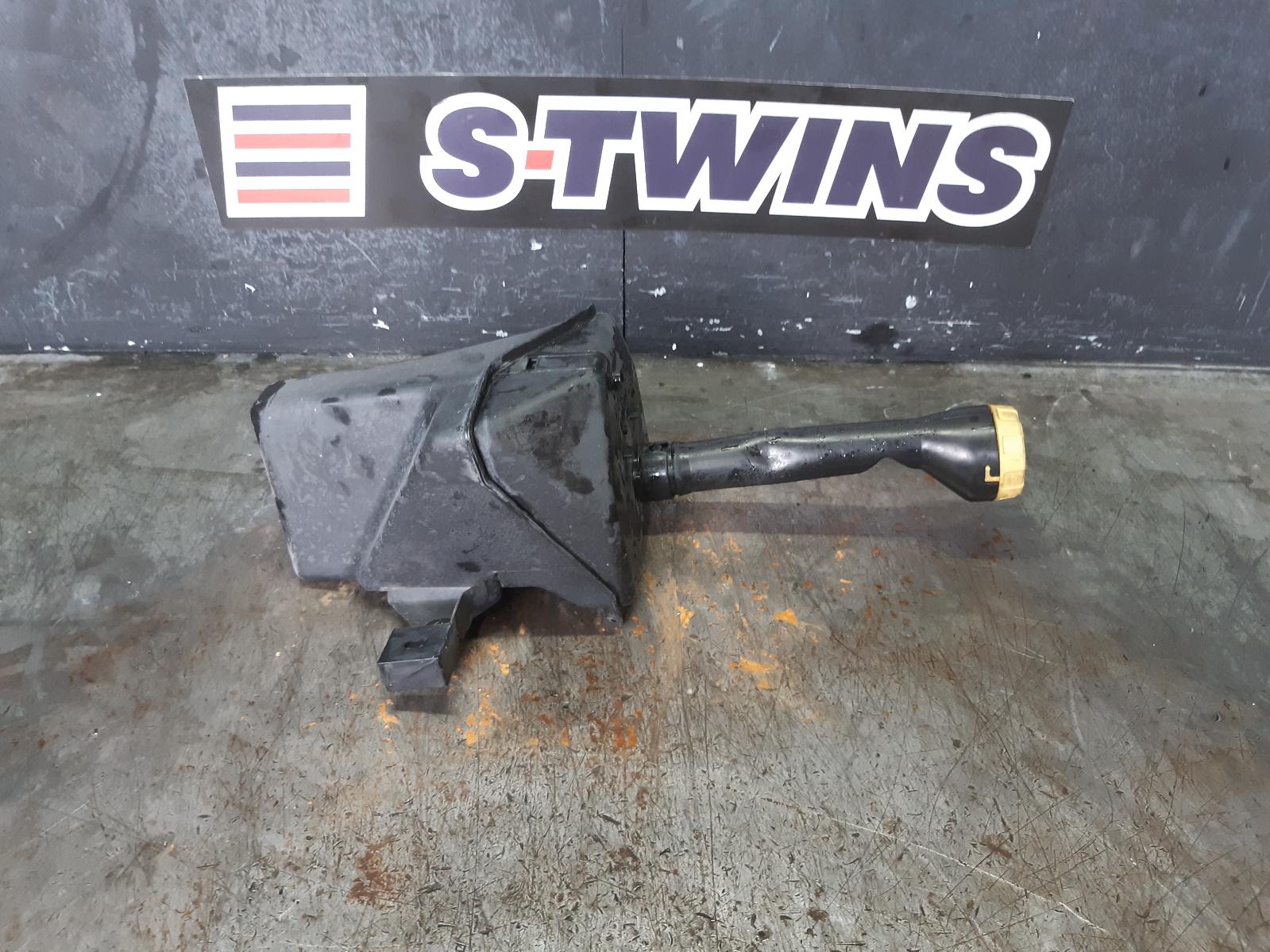 View Auto part Overflow Bottle Holden Statesman/caprice 2015