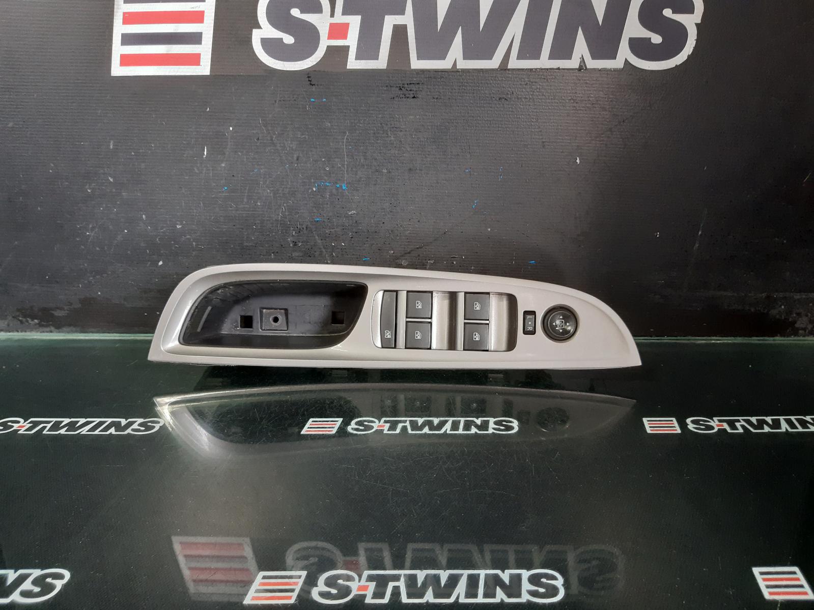 View Auto part Pwr Dr Wind Switch Holden Statesman/caprice 2015
