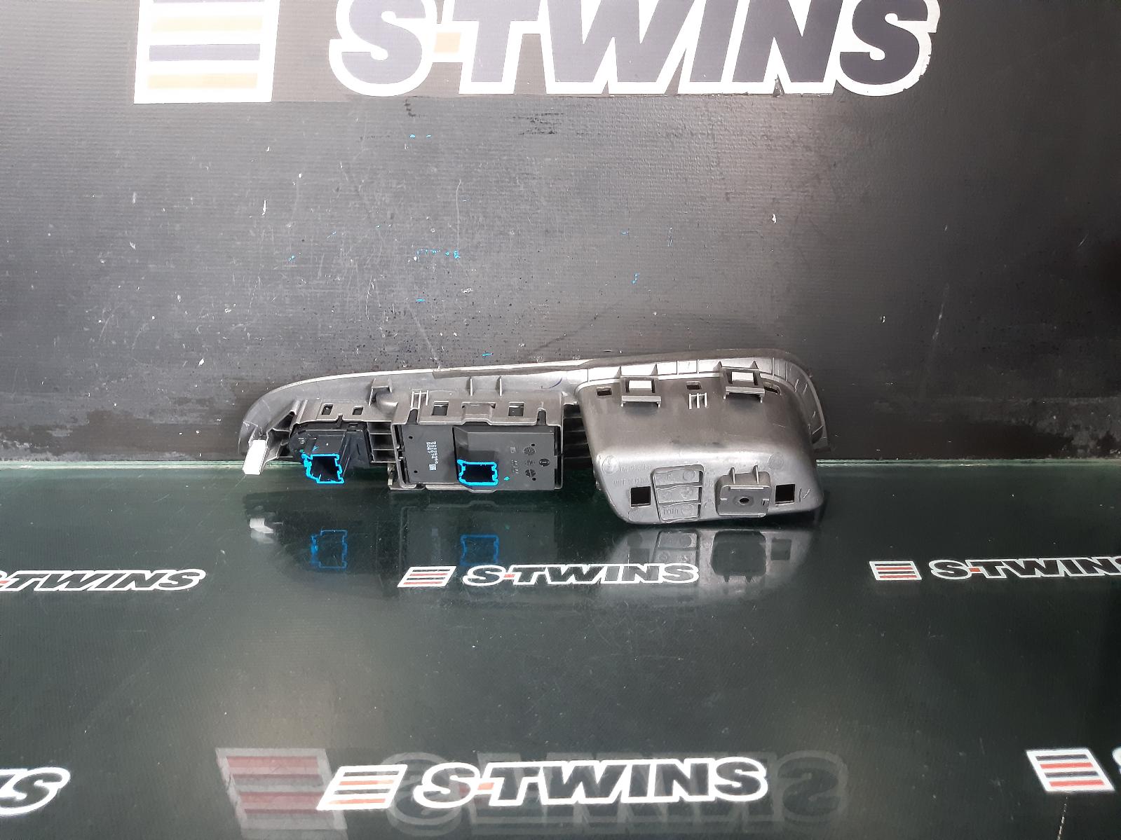 View Auto part Pwr Dr Wind Switch Holden Statesman/caprice 2015