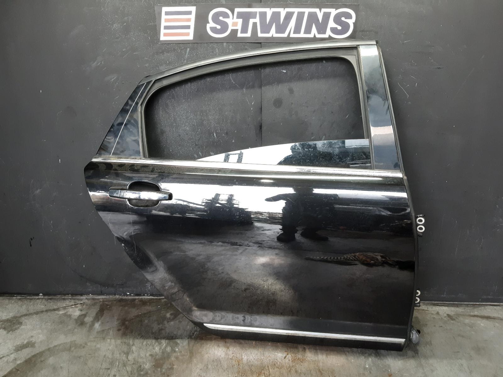View Auto part Right Rear Door Sliding Holden Statesman/caprice 2015