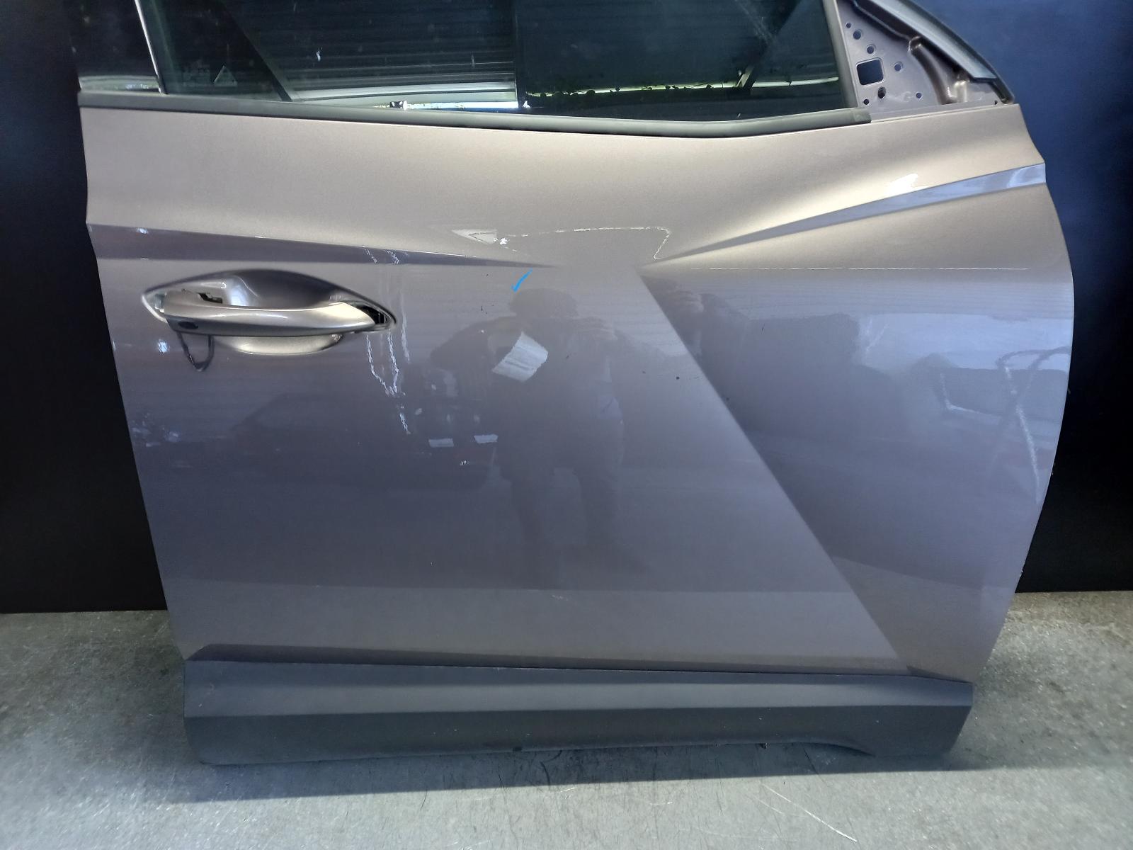 View Auto part Right Front Door Hyundai Tucson 2022