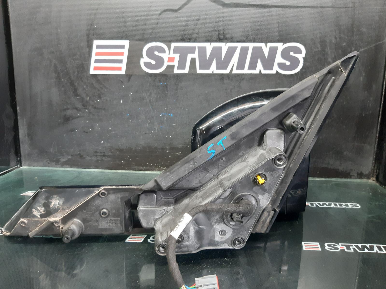 View Auto part Right Door Mirror Land Rover Discovery 2018