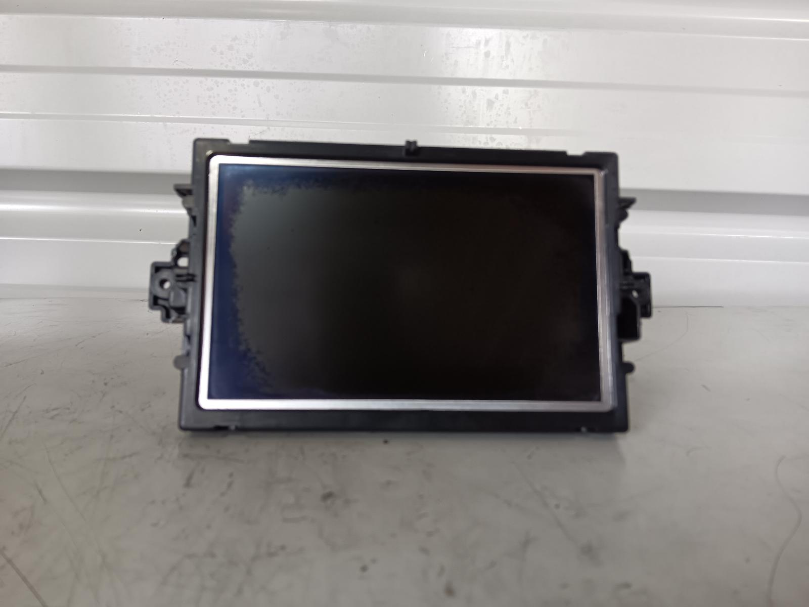 View Auto part Radio/Cd/Dvd/Sat/Tv Mercedes M Class 2013