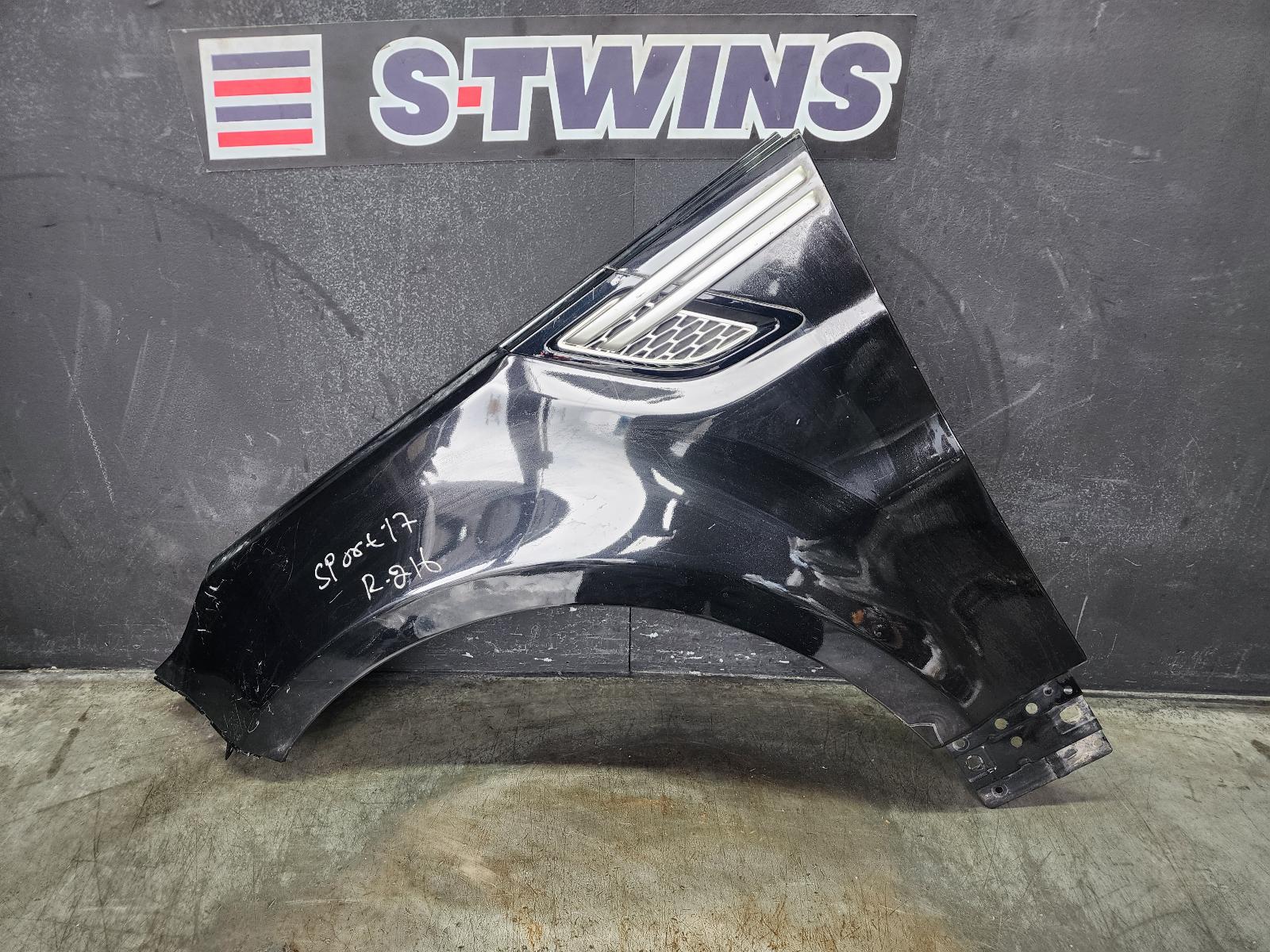 2016 Land Rover Rangerover Sport Left Guard View Auto part Left Guard Land Rover Rangerover Sport 2016