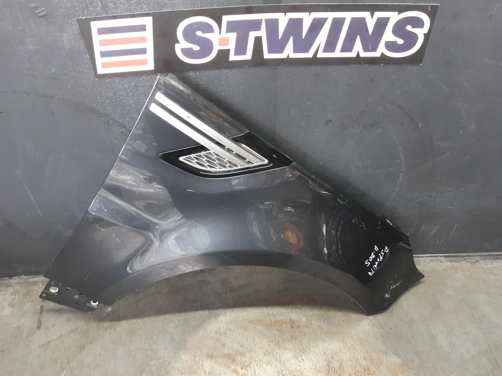 2016 Land Rover Rangerover Sport Right Guard View Auto part Right Guard Land Rover Rangerover Sport 2016