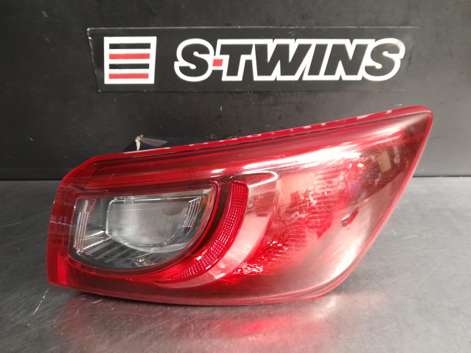 View Auto part Right Taillight Mazda Cx3 2015