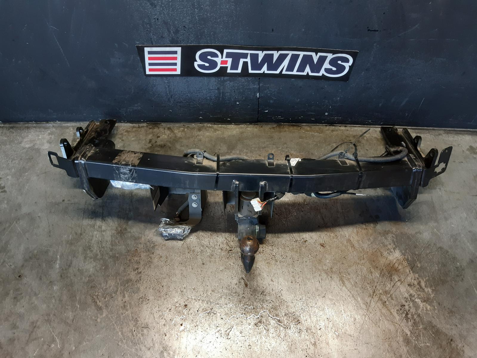 View Auto part Towbar Lexus Rx Series 2021