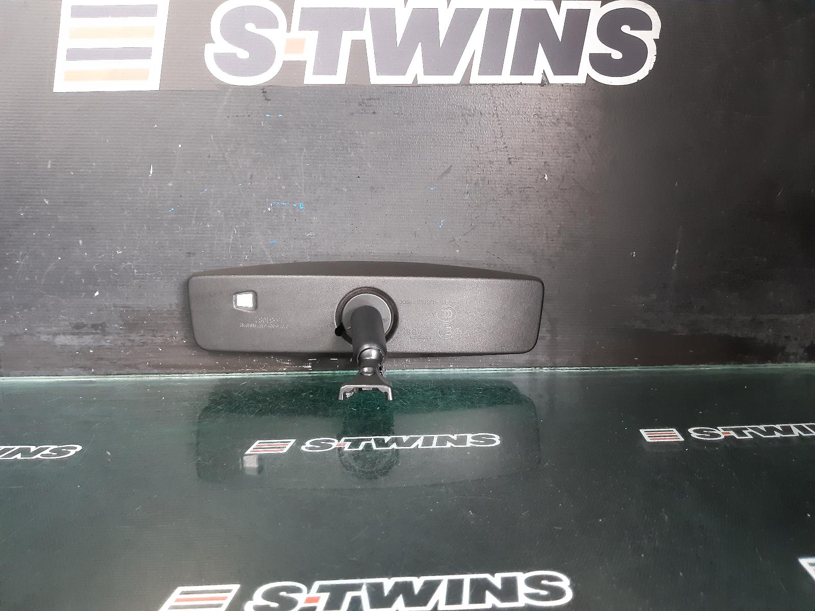 View Auto part Interior Mirror Holden Statesman/caprice 2015