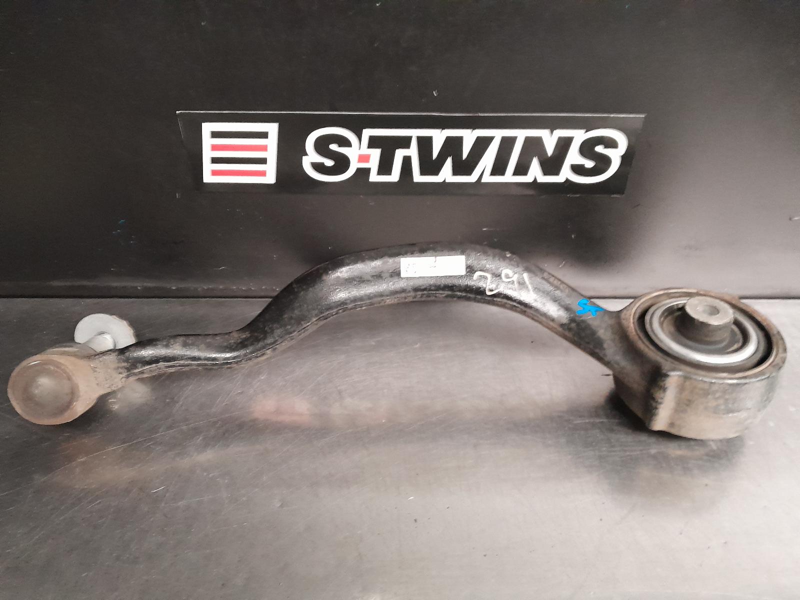 View Auto part Right Front Lower Control Arm Land Rover Discovery 2020