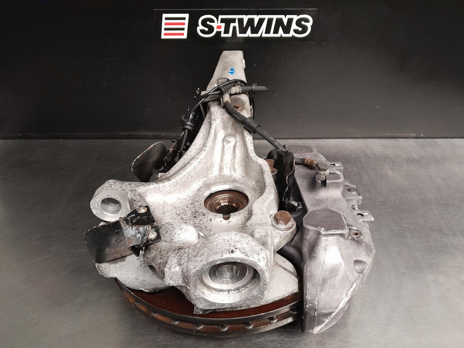 View Auto part Right Front Hub Assembly Land Rover Discovery 2020