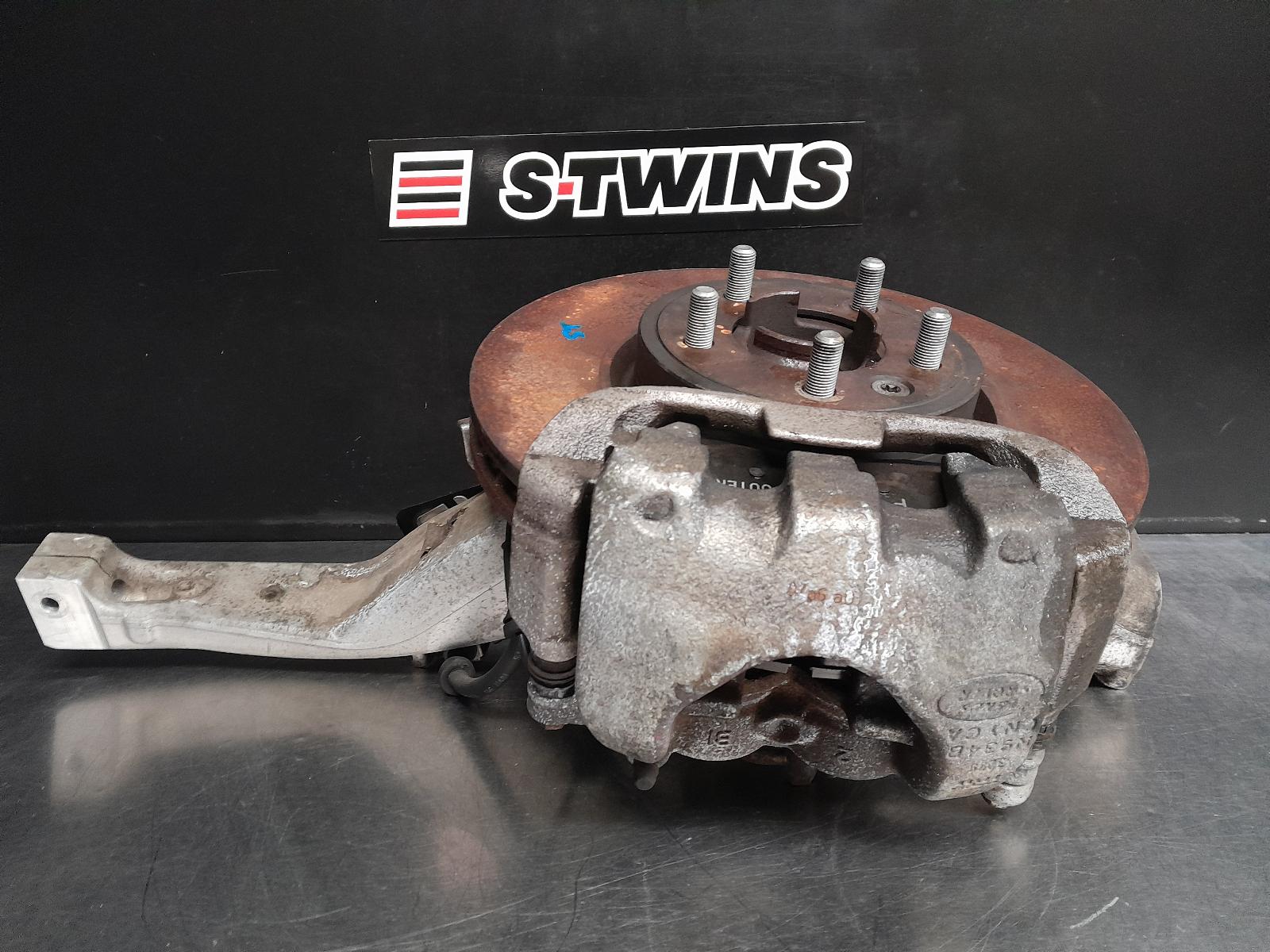 2020 Land Rover Discovery Right Front Hub Assembly View Auto part Right Front Hub Assembly Land Rover Discovery 2020