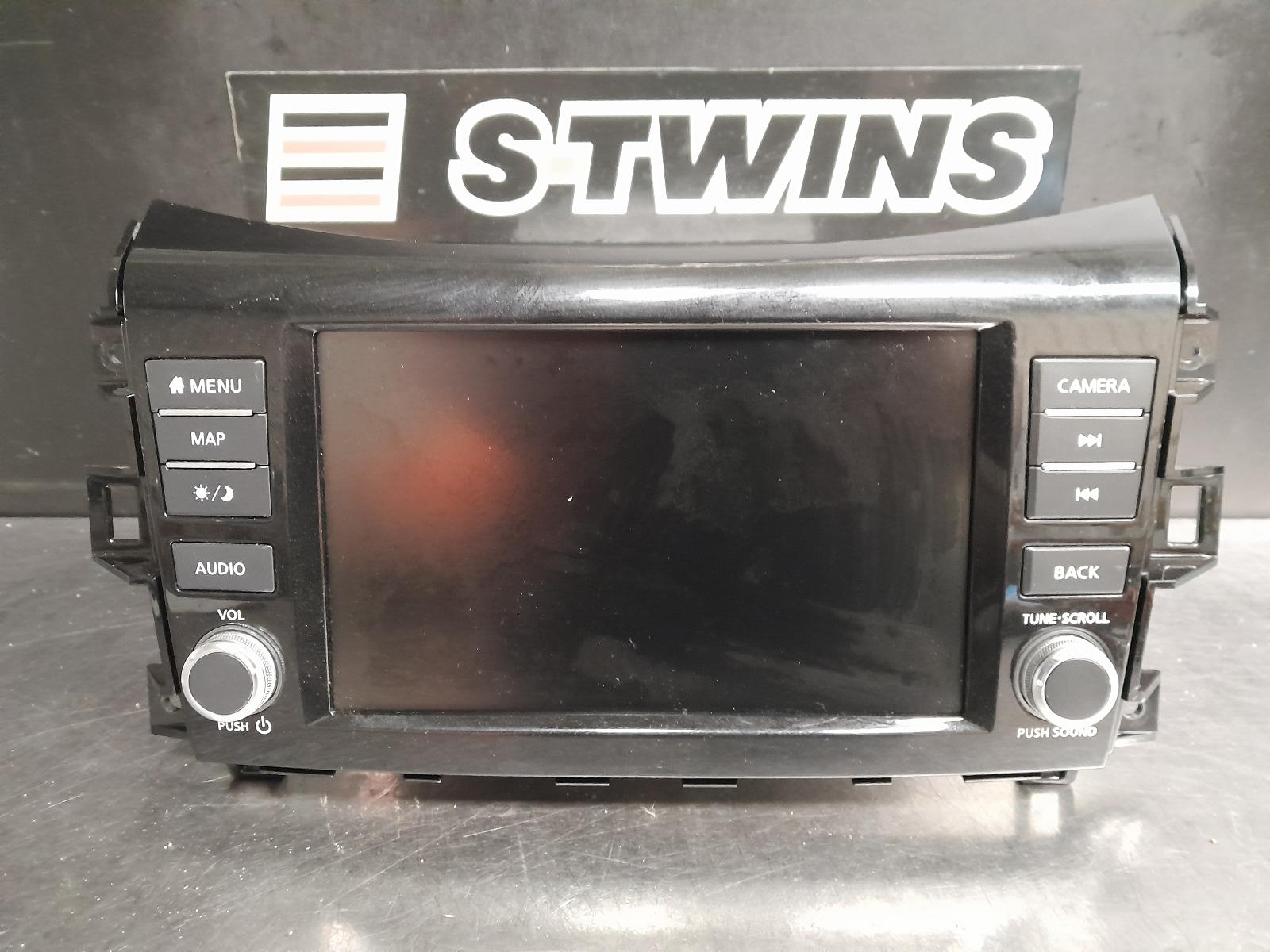 View Auto part Radio/Cd/Dvd/Sat/Tv Nissan Navara 2022