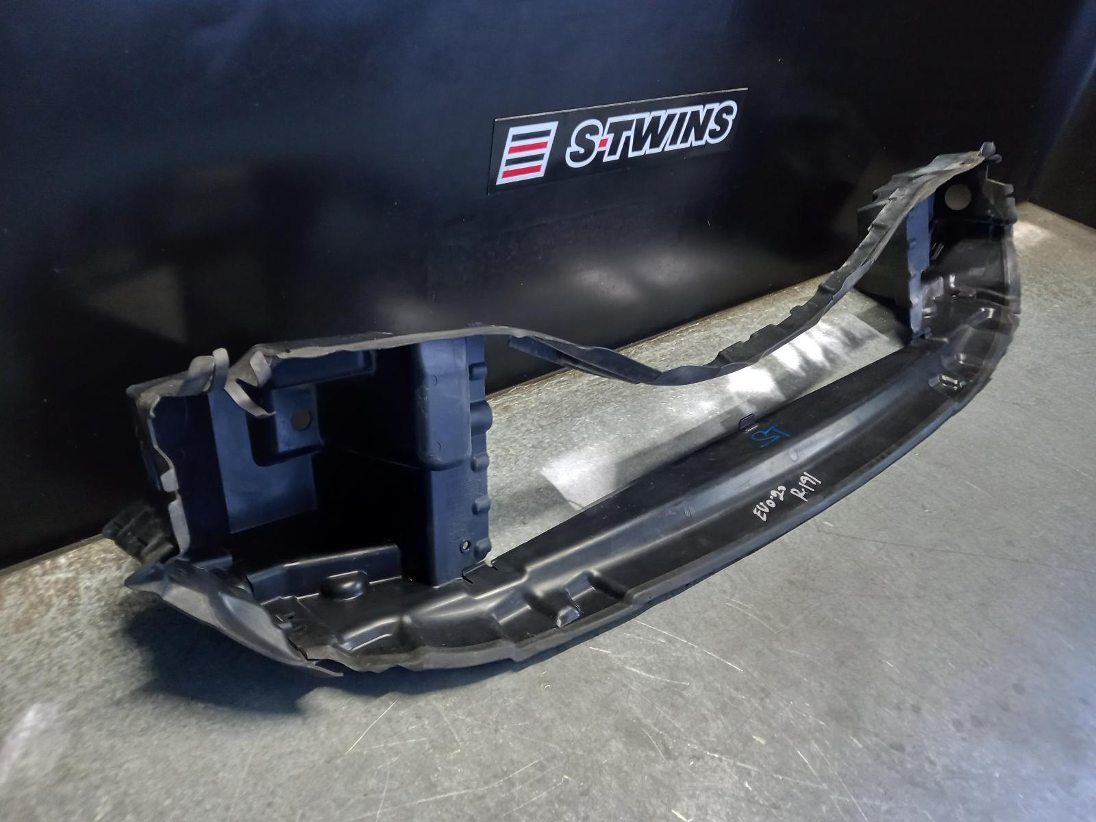 2020 Land Rover Rangerover Evoque Fan Shroud View Auto part Fan Shroud Land Rover Rangerover Evoque 2020